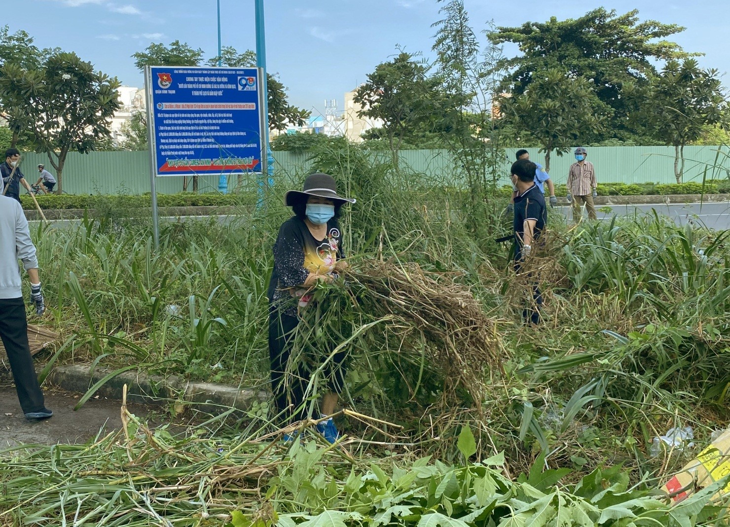 GƯƠNG SÁNG QUANH TA
