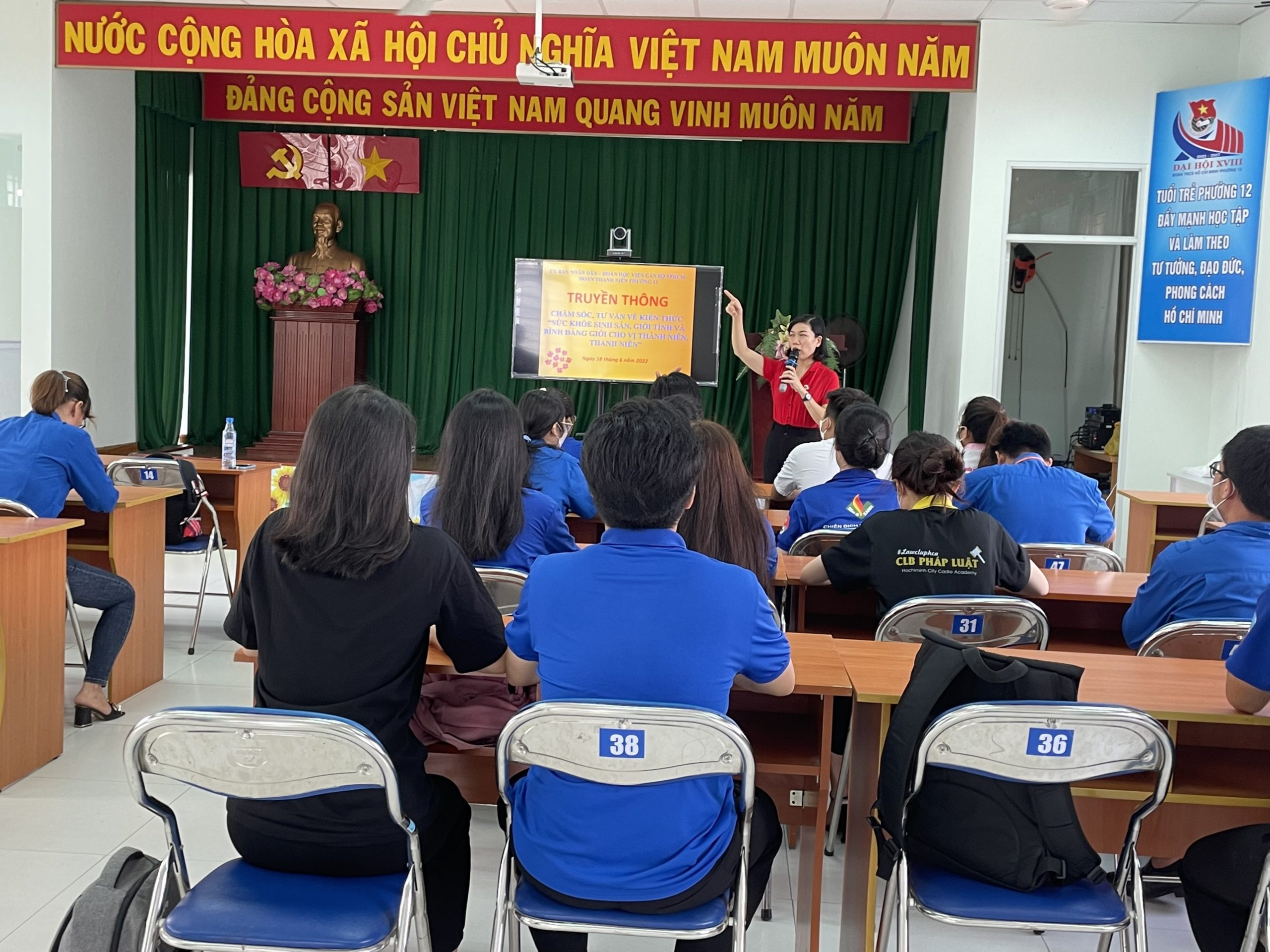 Truyền thông chăm sóc, tư vấn về sức khỏe sinh sản, giới tính và bình đẳng giới cho vị thành niên, thanh niên.