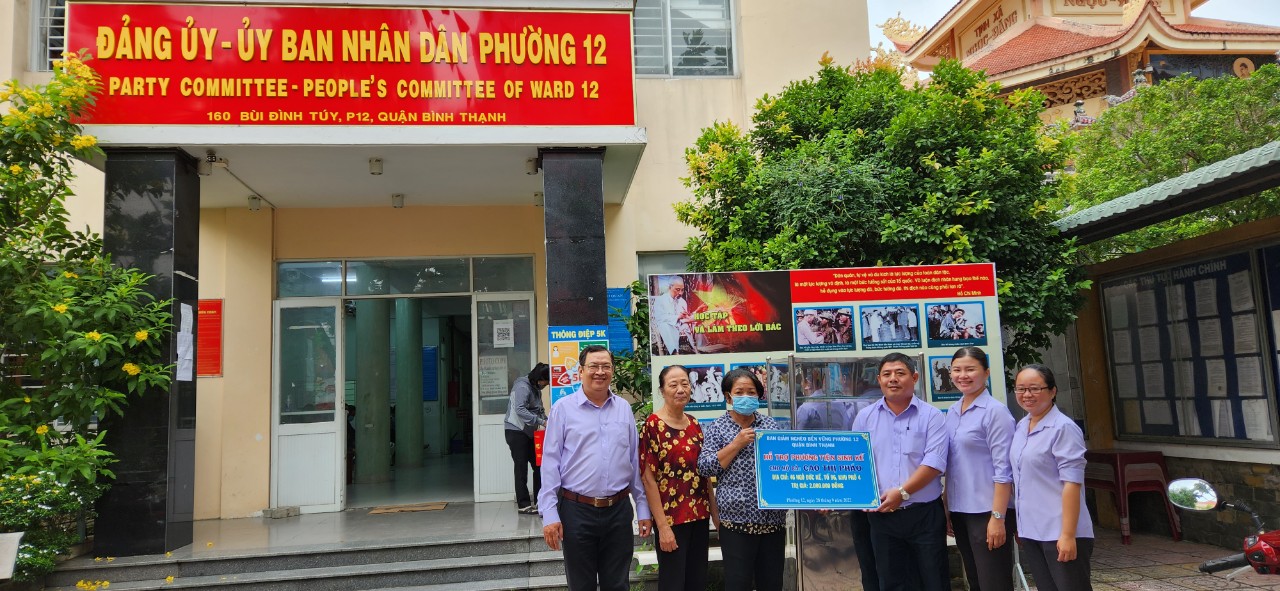 <strong>TRAO PHƯƠNG TIỆN SINH KẾ GIÚP THOÁT NGHÈO</strong>