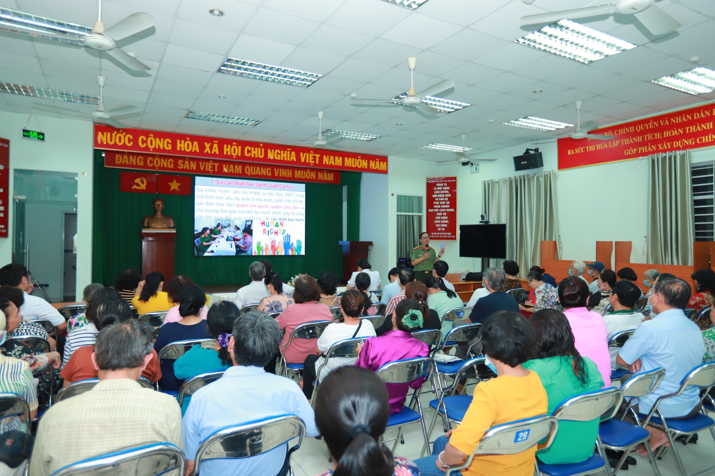 Phường 12 – Quận Bình Thạnh: Tổ chức hội nghị tuyên truyền nội dung Luật cư trú năm 2020 và Nghị định 104/2022/NĐ-CP ngày 21/12/2022 của Chính phủ