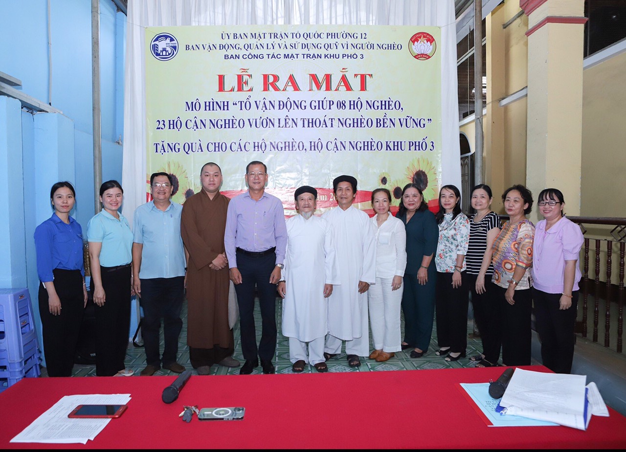 PHƯỜNG 12 RA MẮT MÔ HÌNH “TỔ VẬN ĐỘNG GIÚP 08 HỘ NGHÈO, 23 HỘ CẬN NGHÈO VƯƠN LÊN THOÁT NGHÈO BỀN VỮNG” TẠI KHU PHỐ 3
