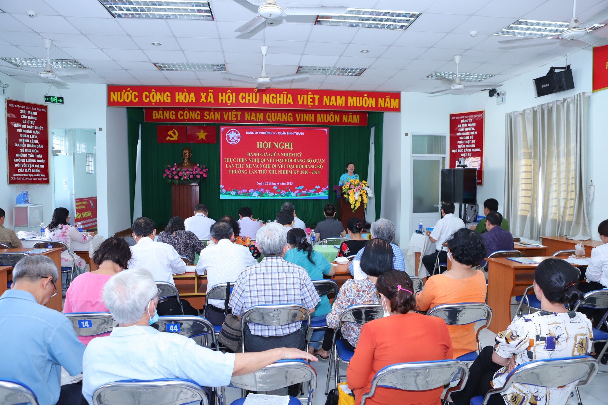 Hội nghị đánh giá giữa nhiệm kỳ thực hiện Nghị quyết Đại hội Đảng bộ quận lần thứ XII và Nghị quyết Đại hội Đảng bộ phường lần thứ XIII, nhiệm kỳ 2020 – 2025